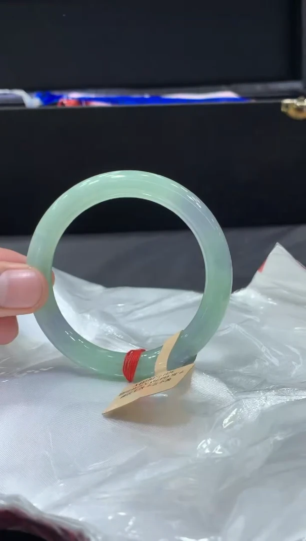 未镶嵌手镯翡翠翡翠手镯