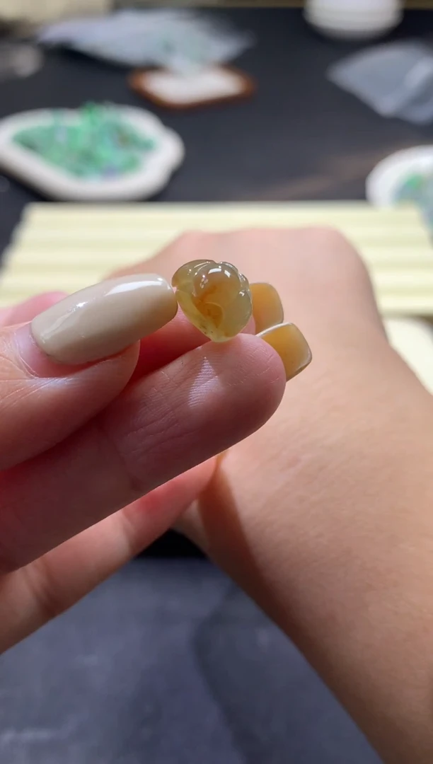 未镶嵌定制翡翠卡10.4*7.4mm