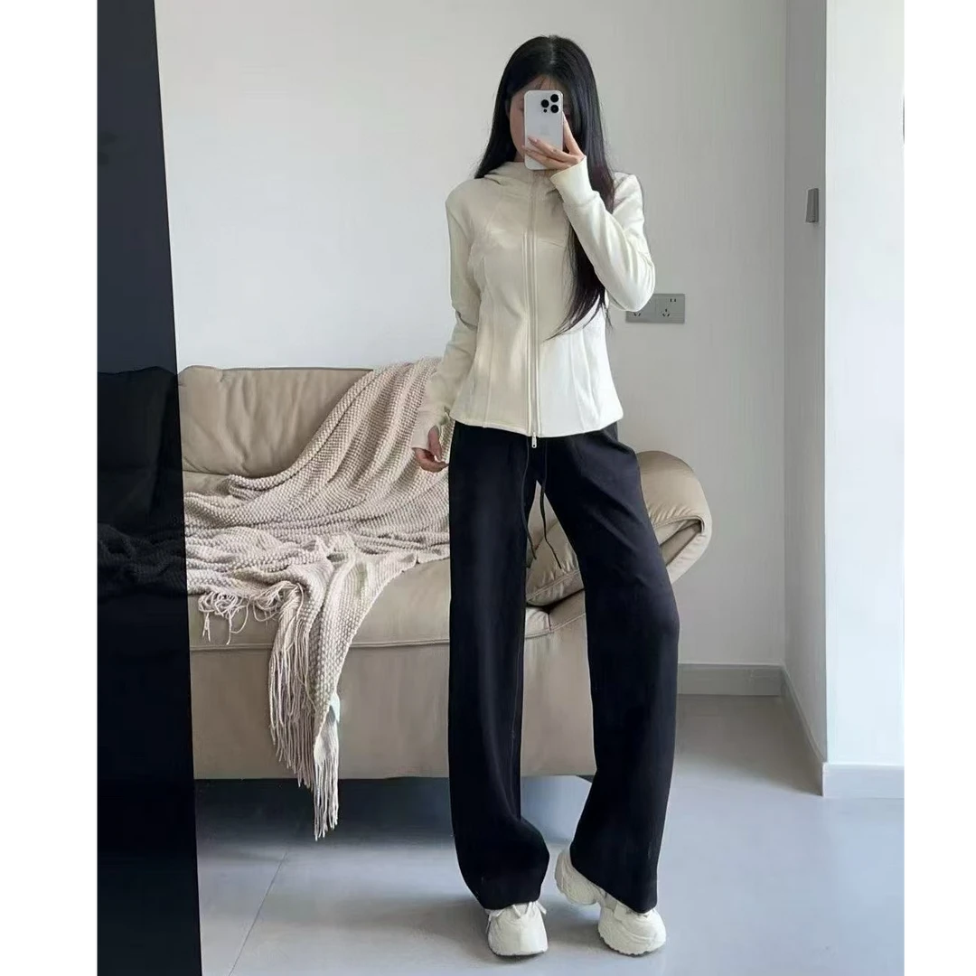 露露保暖磨毛修身运动外套  预