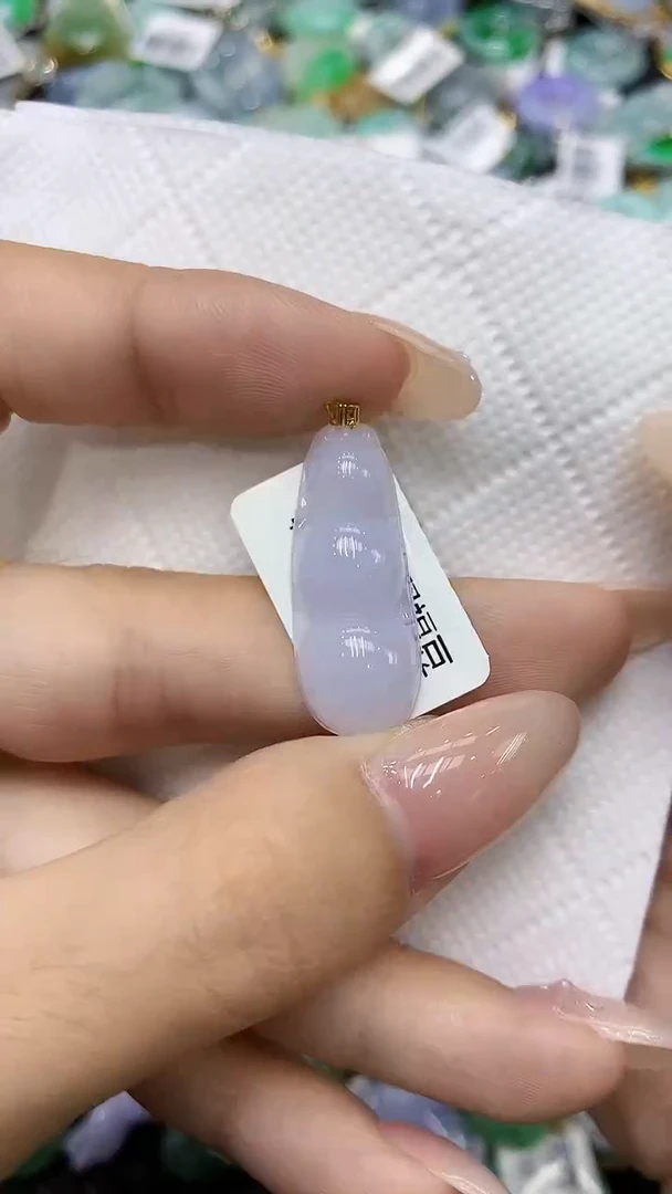 翡翠18K金镶嵌颈饰111111111111