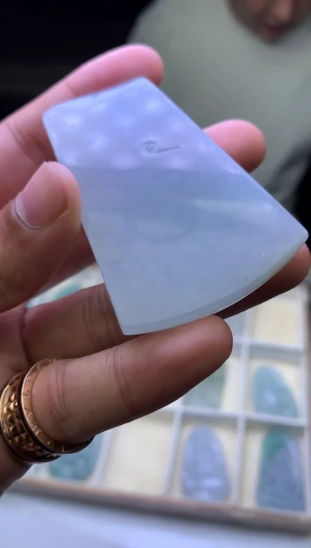 翡翠18K金镶嵌吊坠(不含链)你****A多样性发其一-F0156674