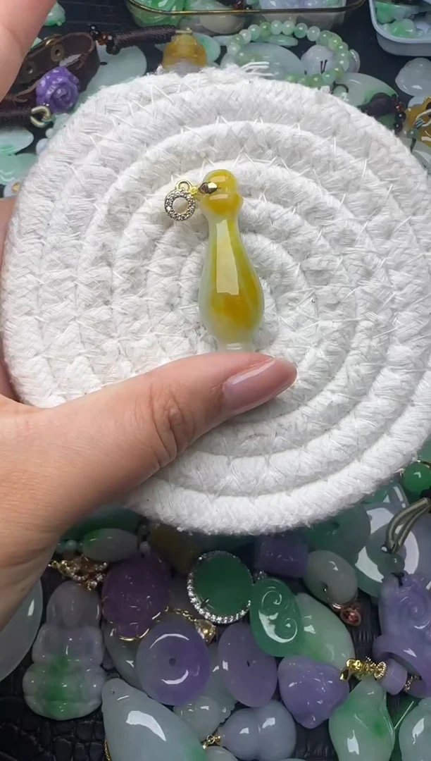 颈饰未镶嵌翡翠缅甸翡翠吊坠
