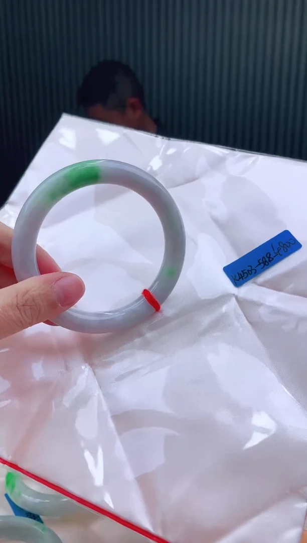 未镶嵌手镯翡翠58+
