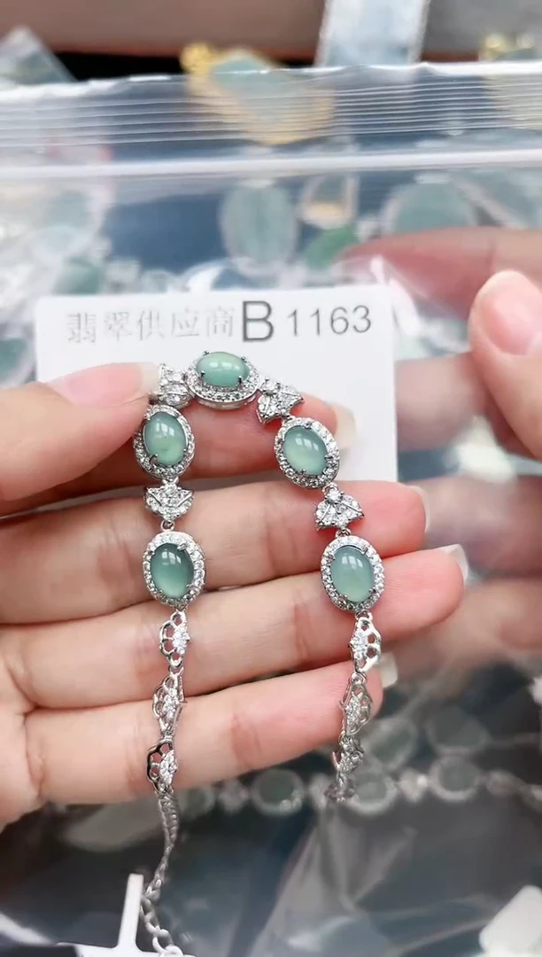 【闪购商品】翡翠颈饰未镶嵌赠皮绳1163