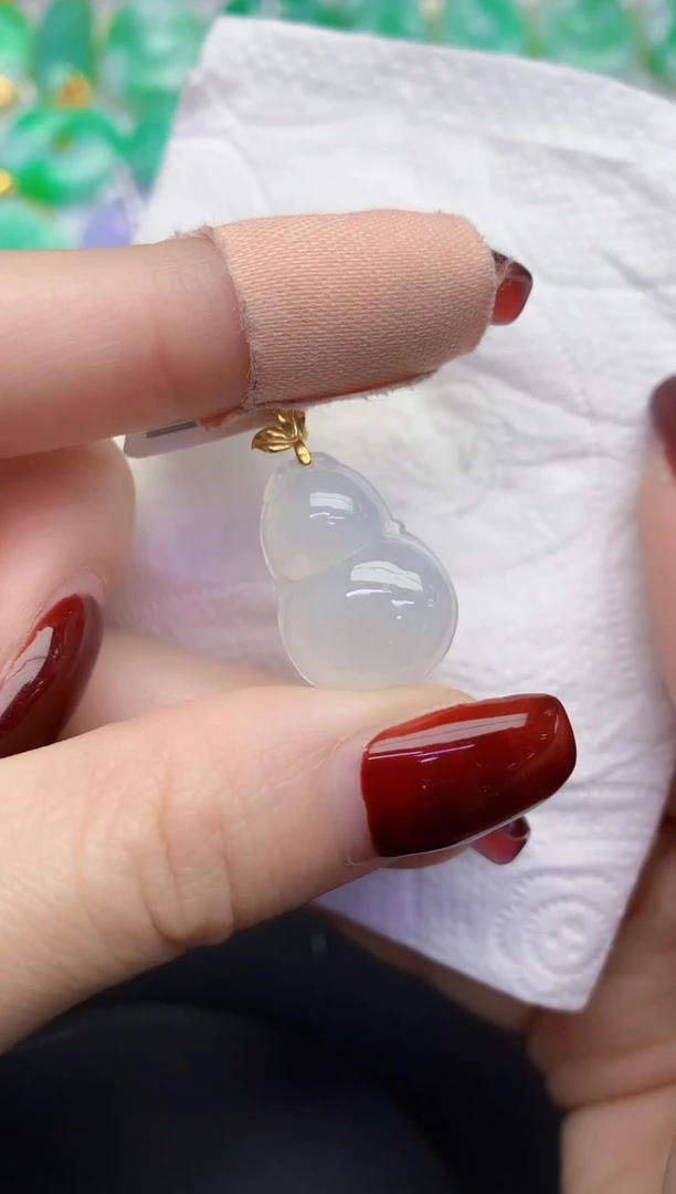 颈饰18K金镶嵌翡翠缅甸天然翡翠A货