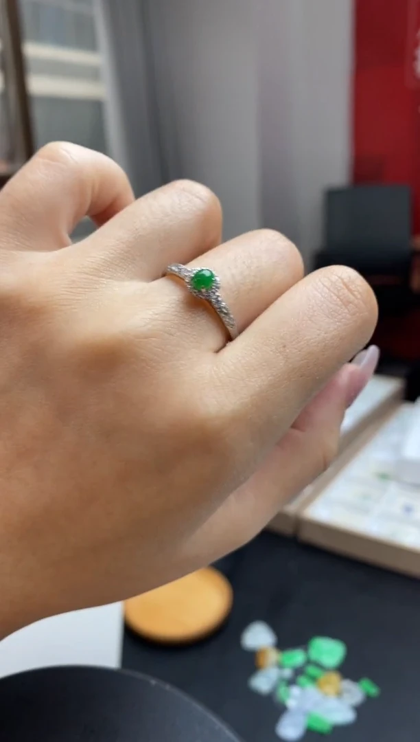 【闪购商品】定制翡翠银S925镶嵌翡翠戒指~
