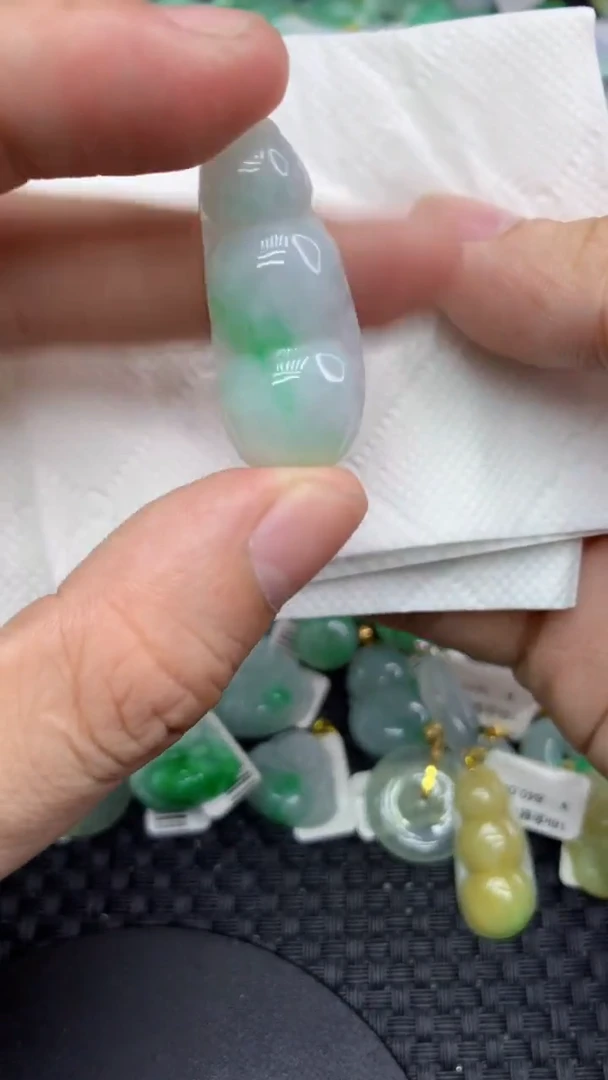 翡翠未镶嵌颈饰11111111