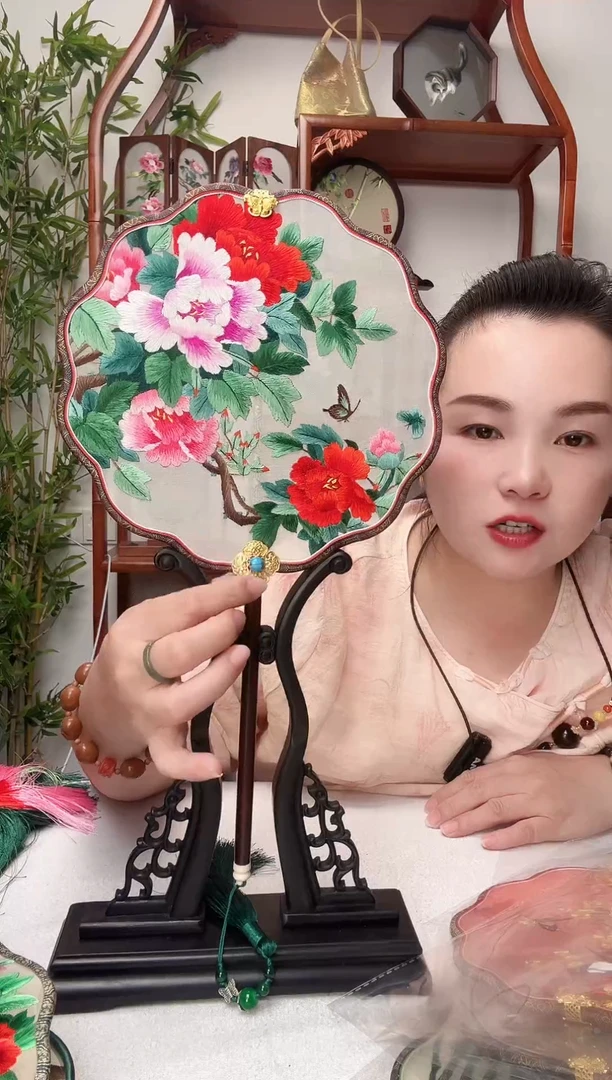 刺绣团扇双面非遗