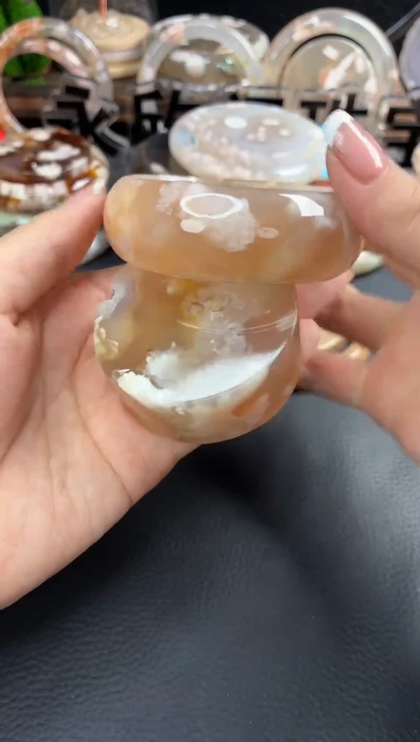 未镶嵌手镯（圆镯）石英质玉吴****?54
