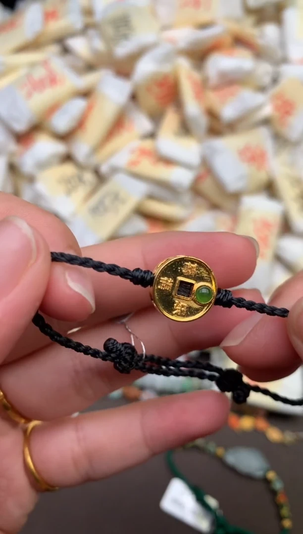 和田玉18K金镶嵌挂件  —