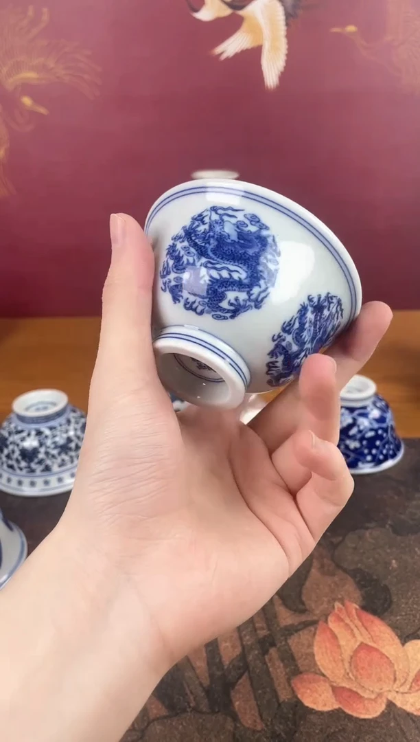 青花五团龙压手杯