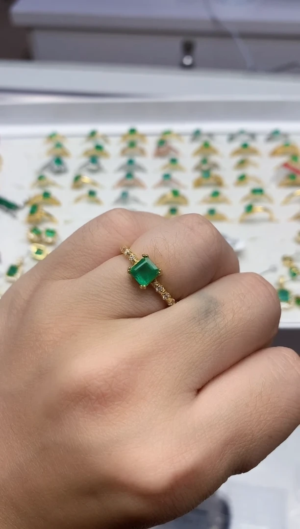 【闪购商品】祖母绿戒指银S925镶嵌.........