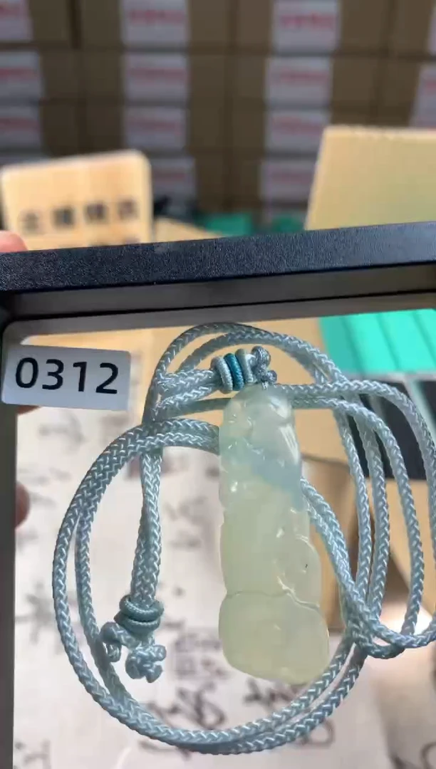 未镶嵌蛇纹石玉颈饰岫玉吊坠 天然岫玉 男女同款 带绳 无盒