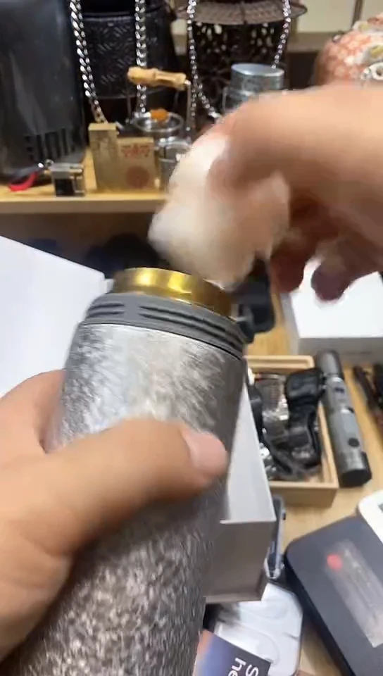 瓷片闪购商品  如图所示