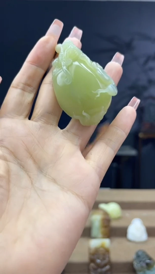颈饰未镶嵌和田玉1