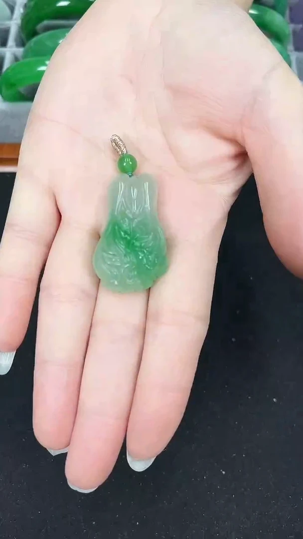 【闪购商品】砖雕s49     冰飘花白菜吊坠