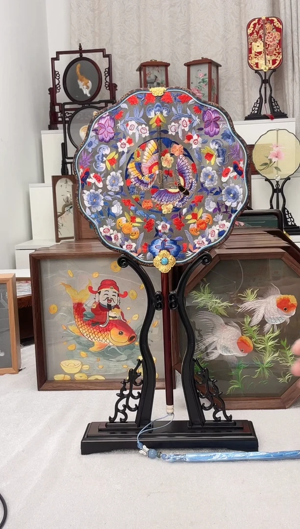 扇子苏绣作品手工团扇