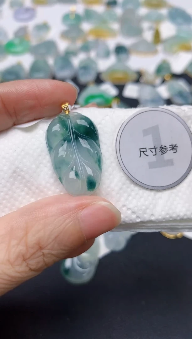 翡翠18K金镶嵌颈饰天然缅甸A货翡翠