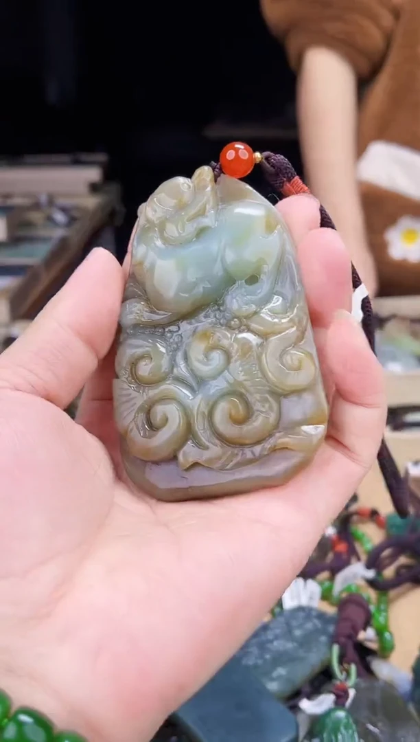 颈饰未镶嵌和田玉1