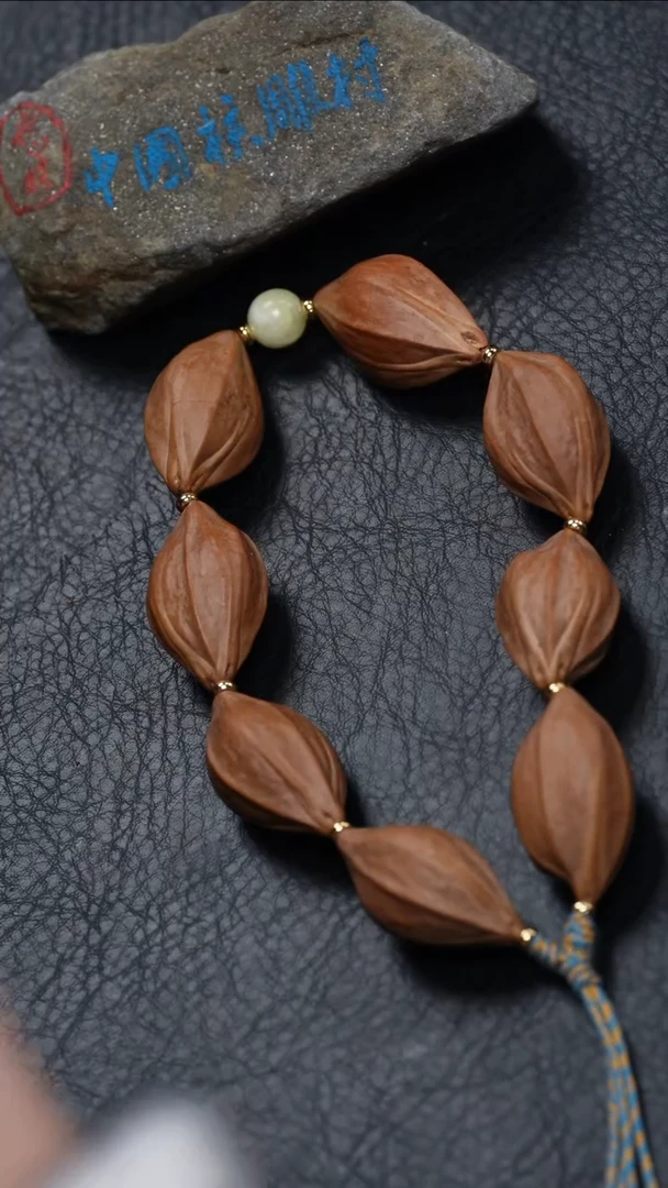 【闪购商品】橄榄核吊坠橄榄核
