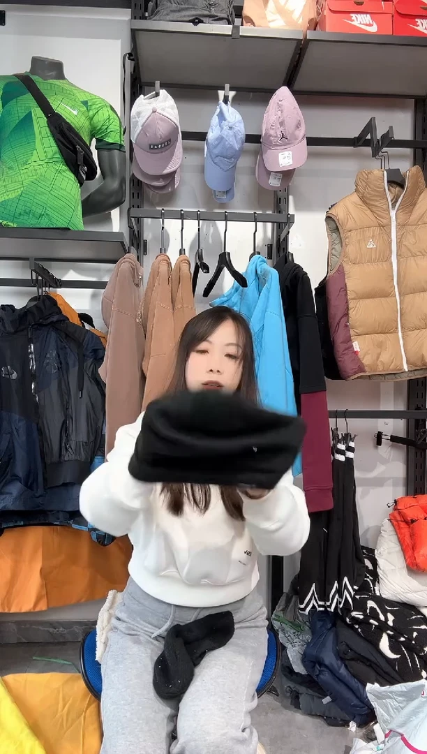 1077编码 瑕疵款直播间过款为准 尺码    身高