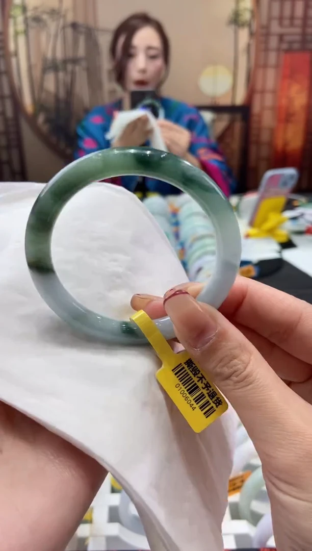 【闪购商品】翡翠手镯未镶嵌00007718