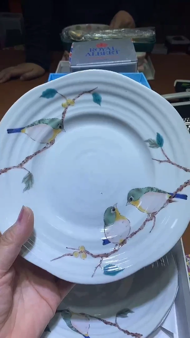 瓷片碗碟好物一件不留@@1