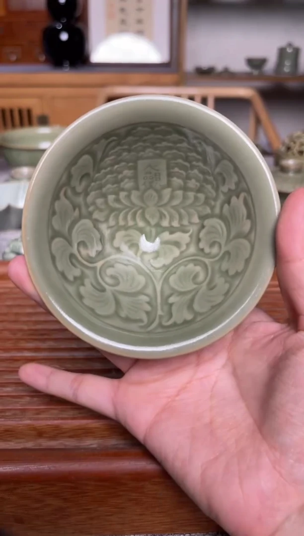 瓷器橄榄绿大观斗笠盏 微瑕