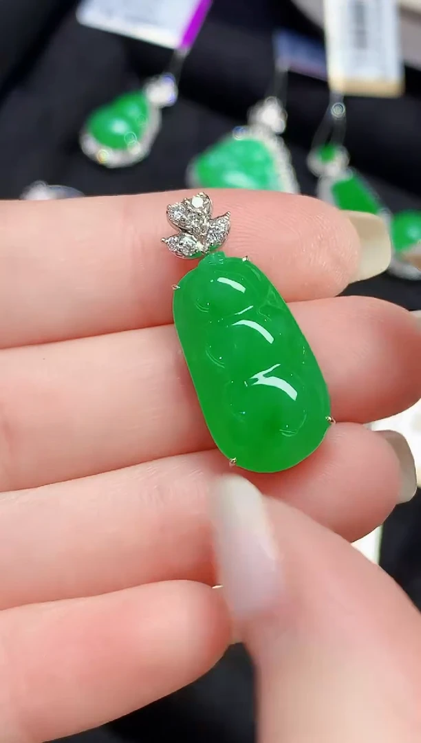 吊坠(不含链)18K金镶嵌翡翠ZJ多样性发其一