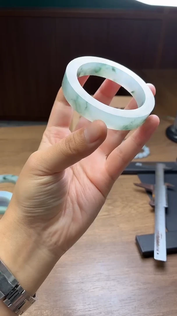 未镶嵌手镯定制翡翠悠**衿定制