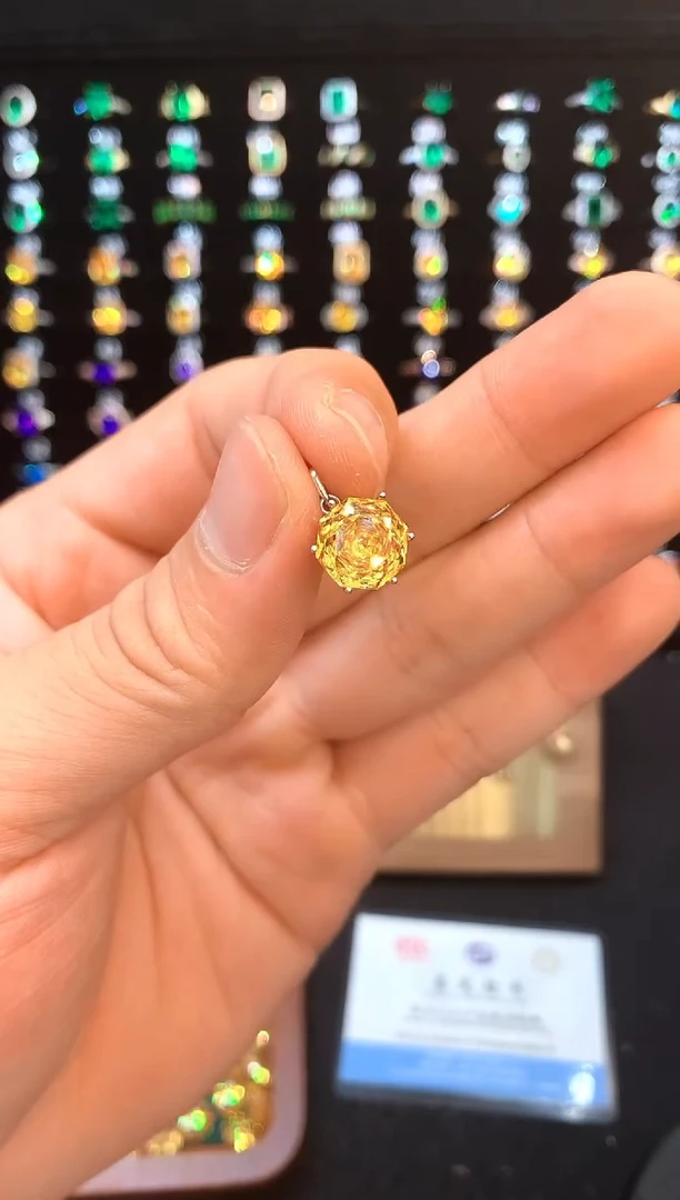 银S925镶嵌吊坠(赠链)黄晶........