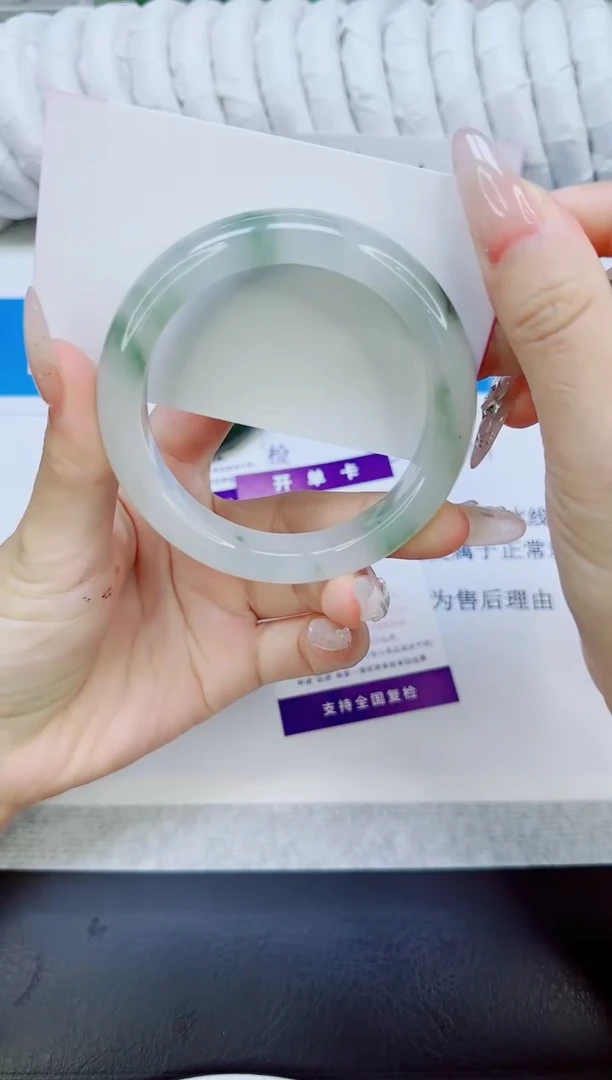 未镶嵌手镯石英质玉71/56