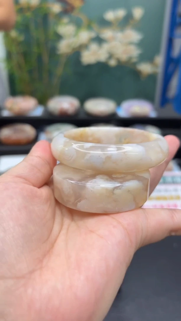 未镶嵌手镯石英质玉A102(57圈赠送镯心)