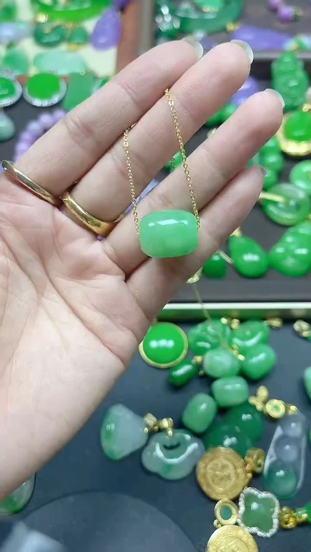 吊坠(赠链)未镶嵌翡翠桶珠