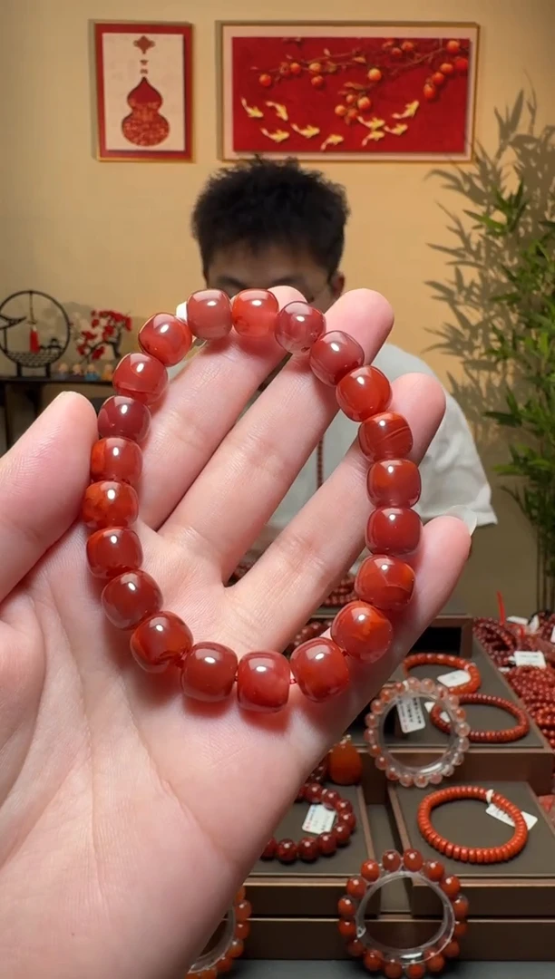 南红玛瑙手串未镶嵌一条约10mm 多样性发货