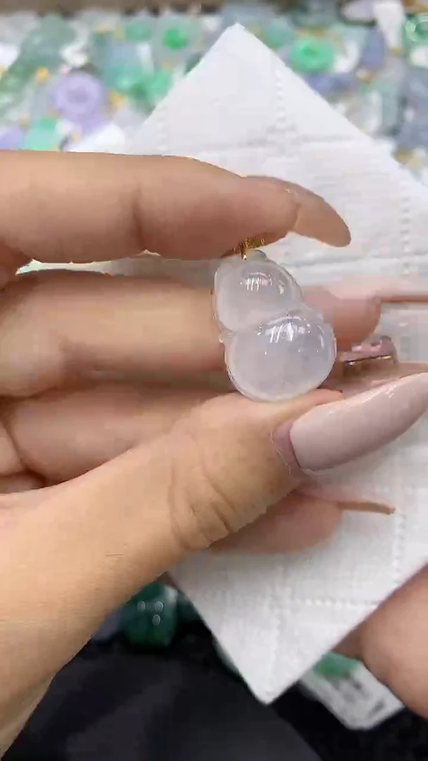 颈饰18K金镶嵌翡翠111111111111