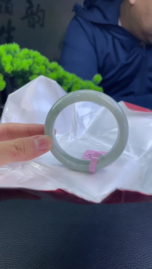 翡翠手镯未镶嵌6