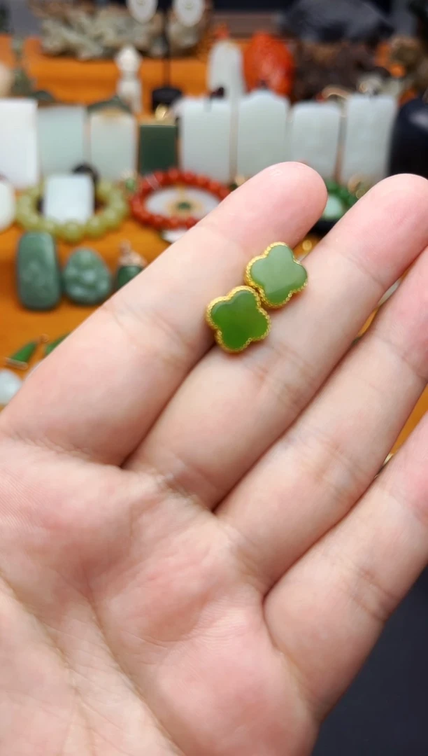 【闪购商品】和田玉耳饰银S925镶嵌四叶草耳钉01
