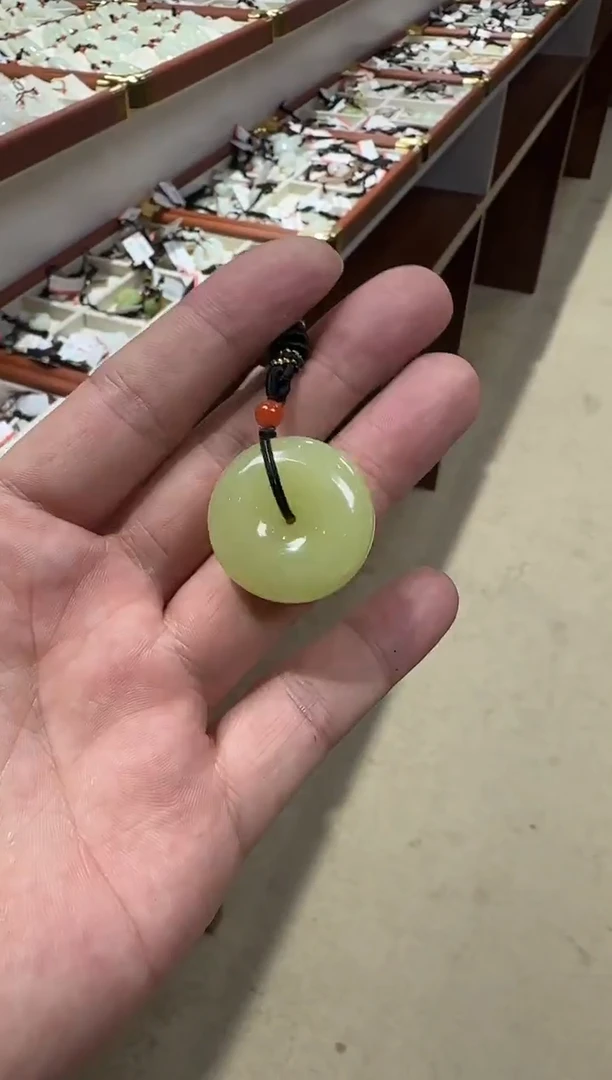 颈饰未镶嵌和田玉J