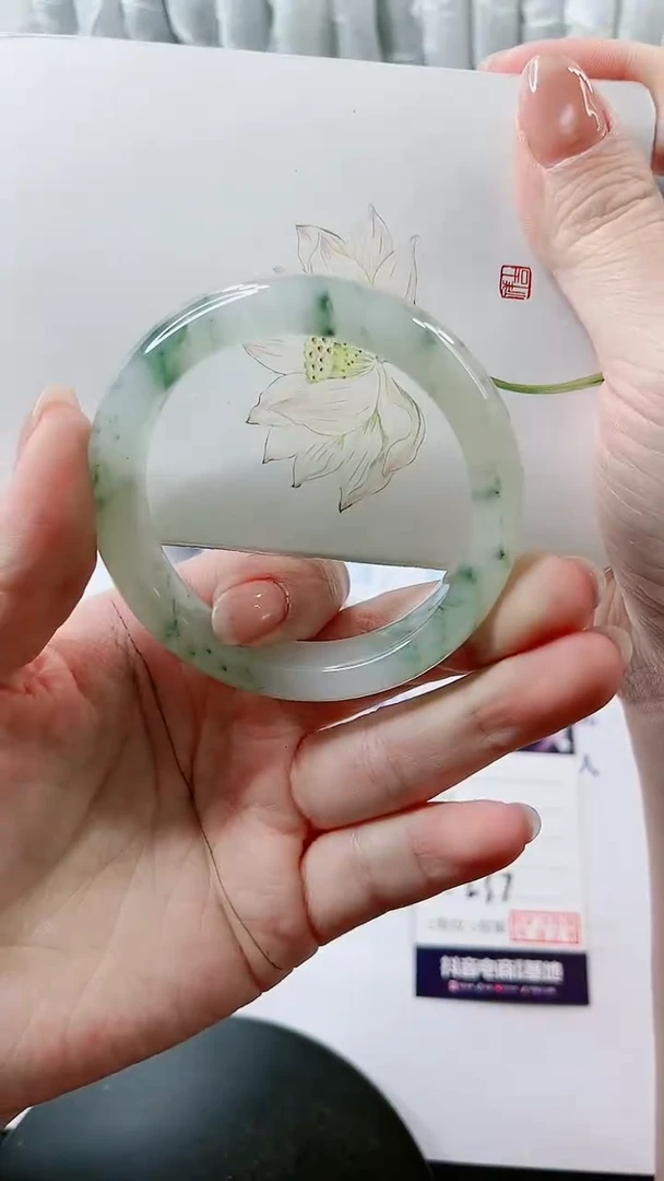 【闪购商品】石英质玉手镯未镶嵌多样性发货L37