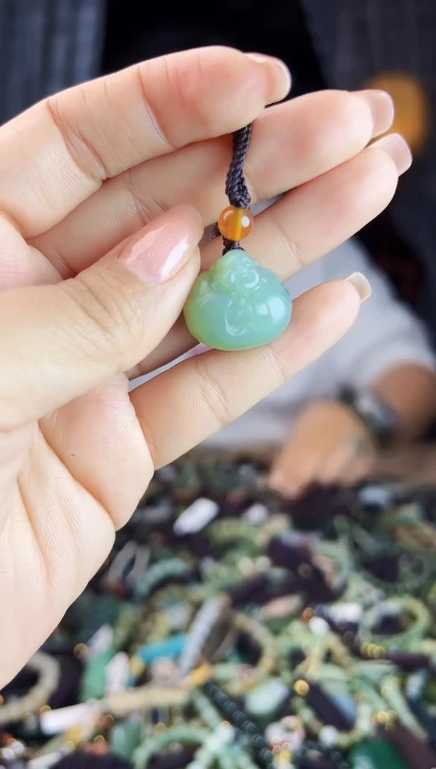 未镶嵌和田玉挂件1