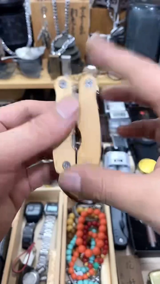 瓷片闪购商品  如图所示