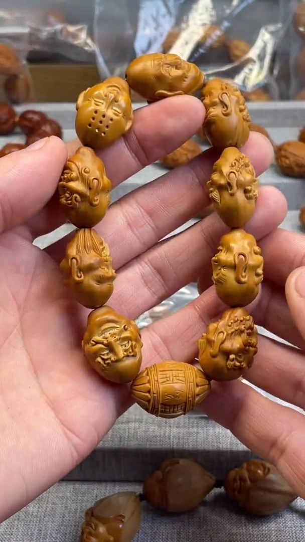 手串橄榄核须派罗汉