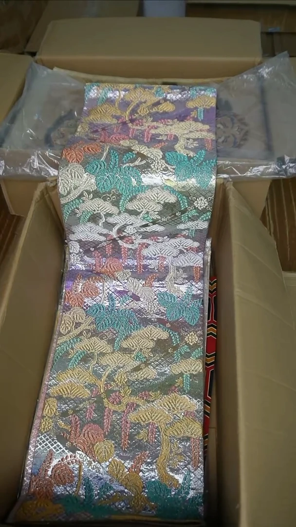 织绣27彩金佐伯里缀