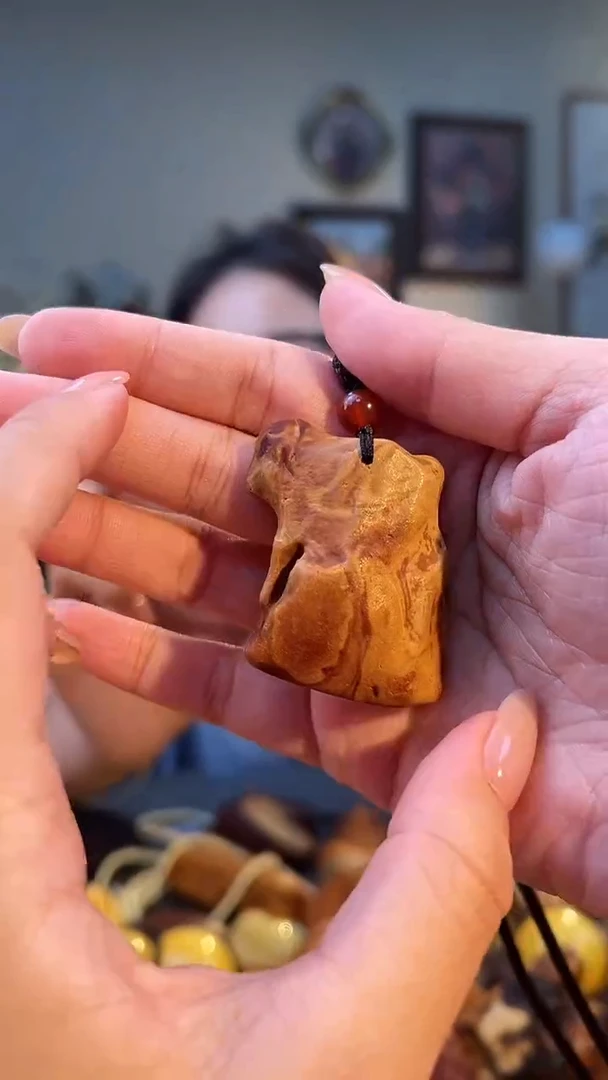 琥珀颈饰未镶嵌吊坠