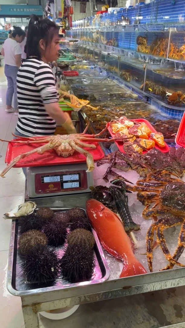 俄罗斯“****”活板蟹1只2斤，断1只腿