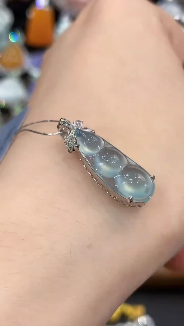 吊坠(不含链)18K金镶嵌翡翠C45