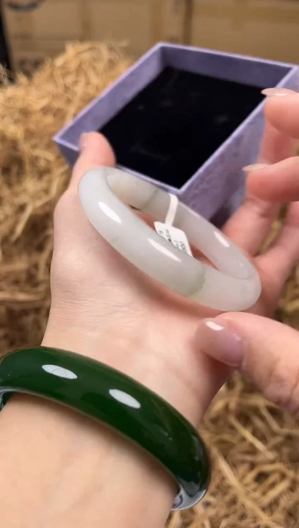 未镶嵌手镯石英质玉编码A1278