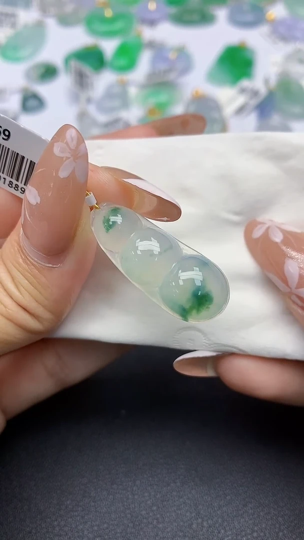 颈饰18K金镶嵌翡翠a货假一赔三支持复检百元上9元证书费自理