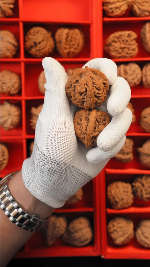 文玩核桃吊坠1*”45尺全品大粗筋